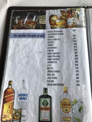 Drinks   at Plazhi I Ri Caci in Sarande