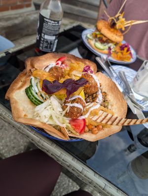 Vegane Falafel-Bowl  at Bistro martin's in Nebel