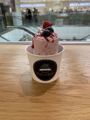 Berry flavour  at Delabuu Ice Cream - KaDeWe - Maybe closed in Berlin
