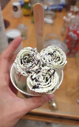 Classic flavor "Matcha" #Veganuary at Delabuu Ice Cream - KaDeWe - Maybe closed in Berlin