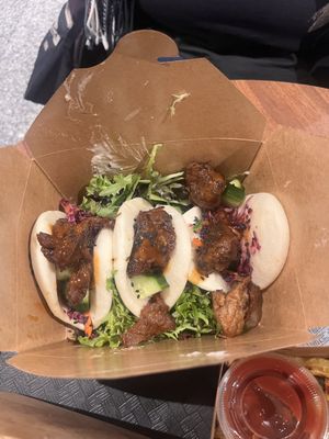 Boa Buns  at Copper Branch - Sainte-Catherine  in Montreal