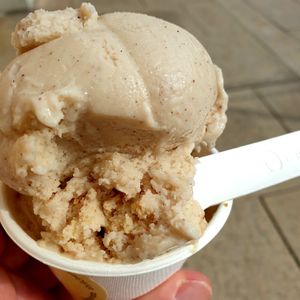 vanilla and pretzel at Veganista Ice Cream MQ in Vienna