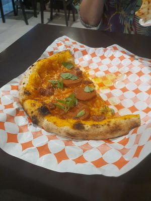 Pizza do mês bem saborosa at Time To Vegan Food in Sao Paulo