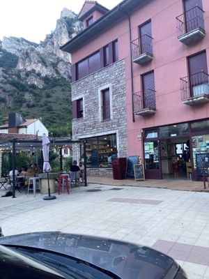 Lovely Deli  at Agrosomiedo in Pola De Somiedo