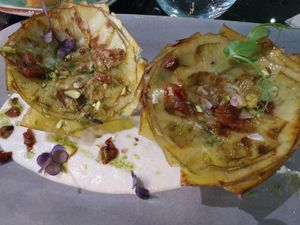 Flors de carxofa confitada at Velada in Barcelona