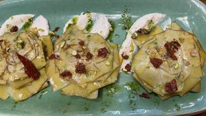 Flores de alcachofa  at Velada in Barcelona