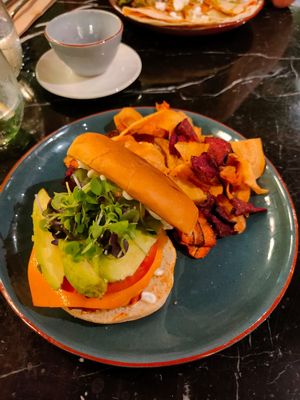 Chorizoburger with veggie chips at Velada in Barcelona