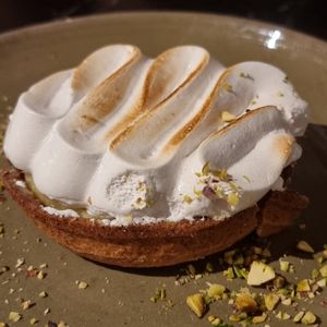 Tarte limão merengada at Velada in Barcelona