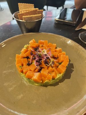 Tartar de salmón (12,50€) #Veganuary at Velada in Barcelona