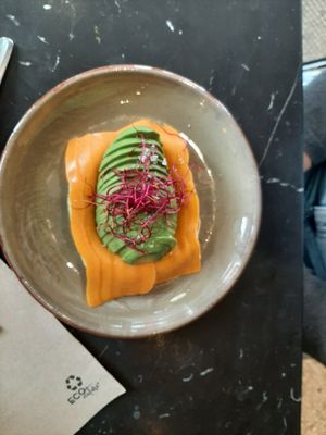 Pan con queso vegano, no salmón ahumado y aguacate at Velada in Barcelona