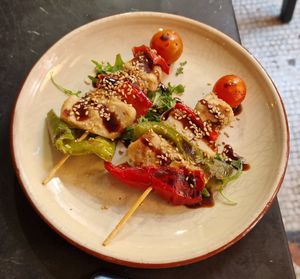 Broquetes amb salsa teriyaki at Velada in Barcelona