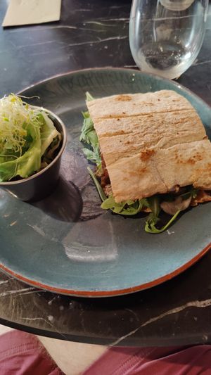 Truffle burger with ciabatta bread at Velada in Barcelona