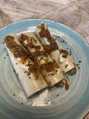 Canelones de alcachofa  at Velada in Barcelona