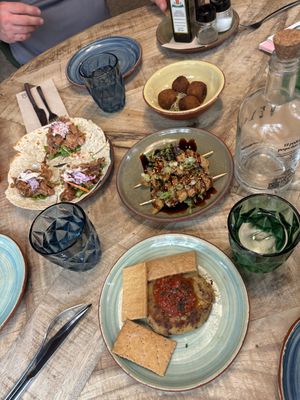 Buenísimo todo! Con muchas tapas españolas y platos catalanes😄  at Velada in Barcelona