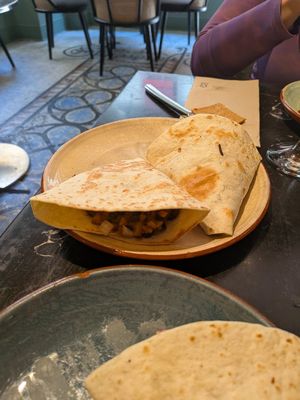 Guacamole tacos 3.5/5 at Velada in Barcelona
