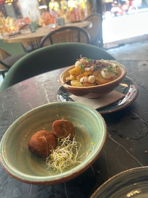 Coquetas y bravas   at Velada in Barcelona