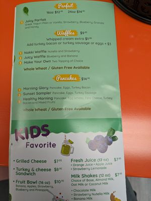  at Juicy Juice Bar in Hollywood