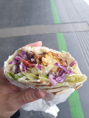 With falafel and no-chicken pieces at Vitrine Imbiss in Innsbruck
