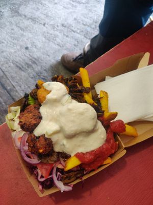 Everything box at Vitrine Imbiss in Innsbruck