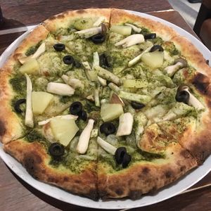 Basil sauce base  at Pizza Cucinova in Tokyo