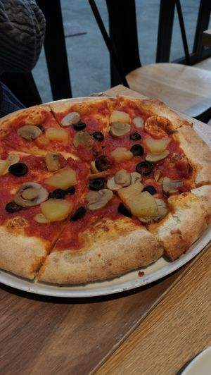 Tomato base at Pizza Cucinova in Tokyo