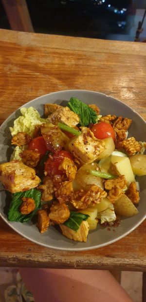 Salad with Tofu and Tempeh at Warung The Brothers in 