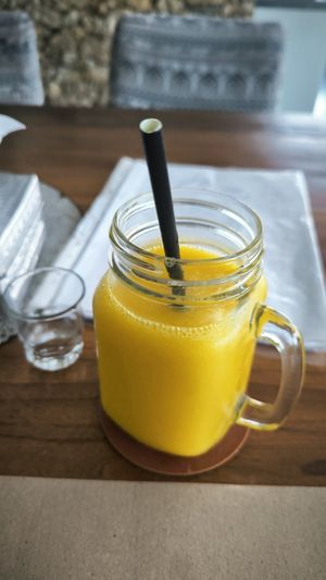 Zumo de mango at Wae Molas Cafe in 