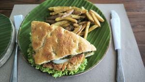 Tempeh sándwich at Wae Molas Cafe in 