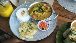 Vegetable curry at Wae Molas Cafe in 