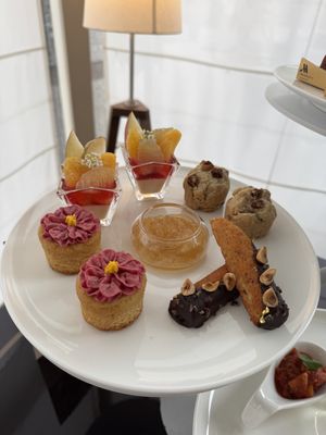 Sweet part 1  at Lounge & Dining G in Tokyo