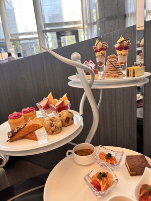 Afternoon tea   at Lounge & Dining G in Tokyo