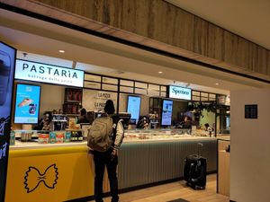 3 stores in 1 (only YB has vegan food) at YB (Yoghurt Barn) by Autogrill Belgium in Brussels