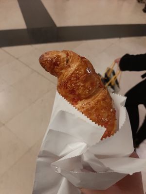 Vegan croissant with berry filling at YB (Yoghurt Barn) by Autogrill Belgium in Brussels