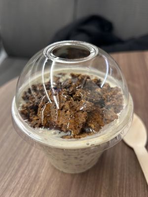 Small overnight, Dark chocolate, Berry coulis, Granola, Agave 6,80€  at YB (Yoghurt Barn) by Autogrill Belgium in Brussels