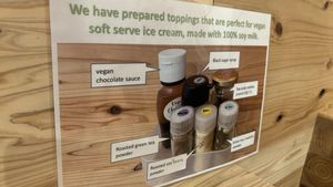Toppings for ice cream and whipped creamm  at Soy Stories in Fukuoka