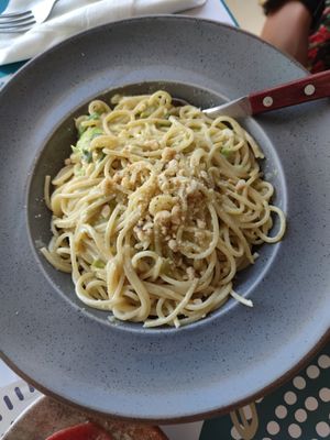 Avocado pasta at Aeoli Restaurant in Paros