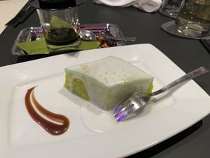 Mungobohnen Torte mit Kokoscreme   at Vina in Graz