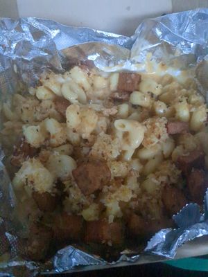 vegan Mac n cheese with fried seitan at PLAY Arcade in New Bedford