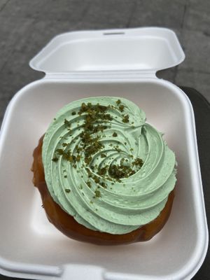 Vegan donut pistacho 👍🏻  at Chök - Valencia in Valencia