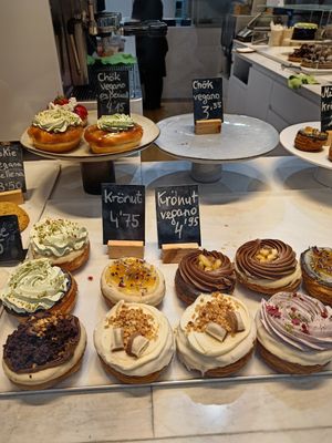 Selection as can be seen from the outside. Mind that not everything is vegan, but the signs are good. at Chök - Valencia in Valencia