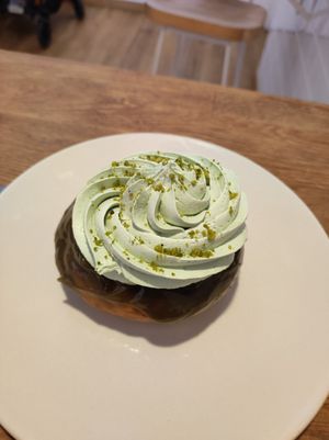 Pistachio cream and chocolate donut at Chök - Valencia in Valencia