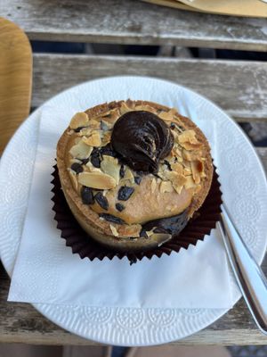 Vegan chocolate cake/pie  at So Natural in Milan