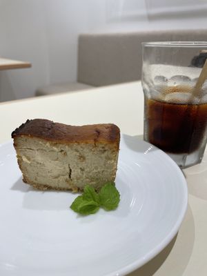 Vegan Baked cheese cake amd Iced coffee.  at Whitely Kyoto in Kyoto