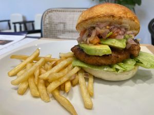 Avocado salsa burger made with Whitely's original vegan patty at Whitely Kyoto in Kyoto