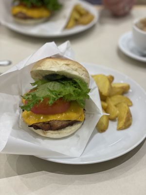 Cheeseburger   at Whitely Kyoto in Kyoto