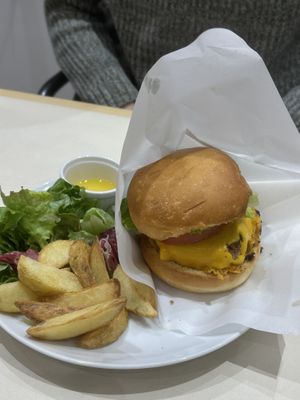Cheeseburger   at Whitely Kyoto in Kyoto