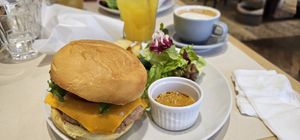 Cheeseburger at Whitely Kyoto in Kyoto
