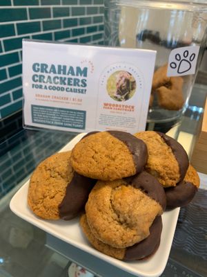 Graham Cracker Cookies to support Woodstock Farm Animal Sanctuary!  
🐮 🐥 🐷  at All Roads in Jefferson