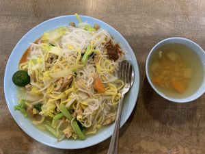Hokkien mee 福建面 at SuManYuan 素满园 - People's Park Centre in Central Singapore