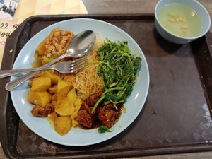 Mixed vegetables with mee fun and free soup $4.80 at SuManYuan 素满园 - People's Park Centre in Central Singapore